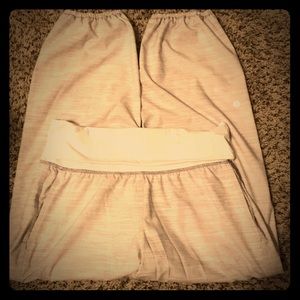 Lululemon capris joggers like new size 8